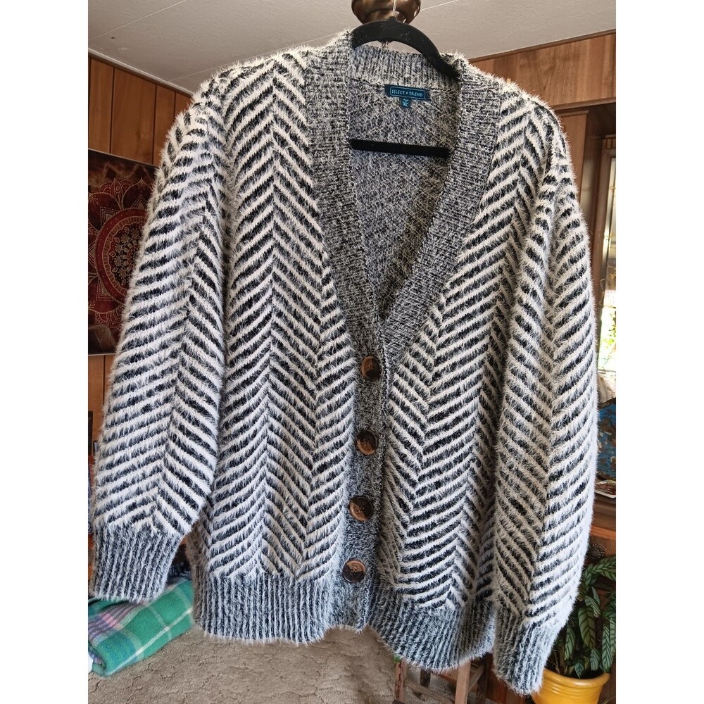 Oversize Black White Fuzzy Cardigan Streetwear Sweater Thick Heavy Size XL